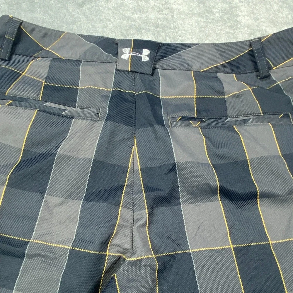 Under Armour Shorts Mens 30 Grey Chino Golf Plaid Check Performance Flat Front